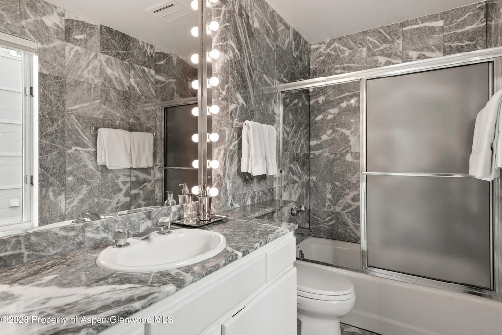 29 of 42 - 517 W North Street, Aspen, CO