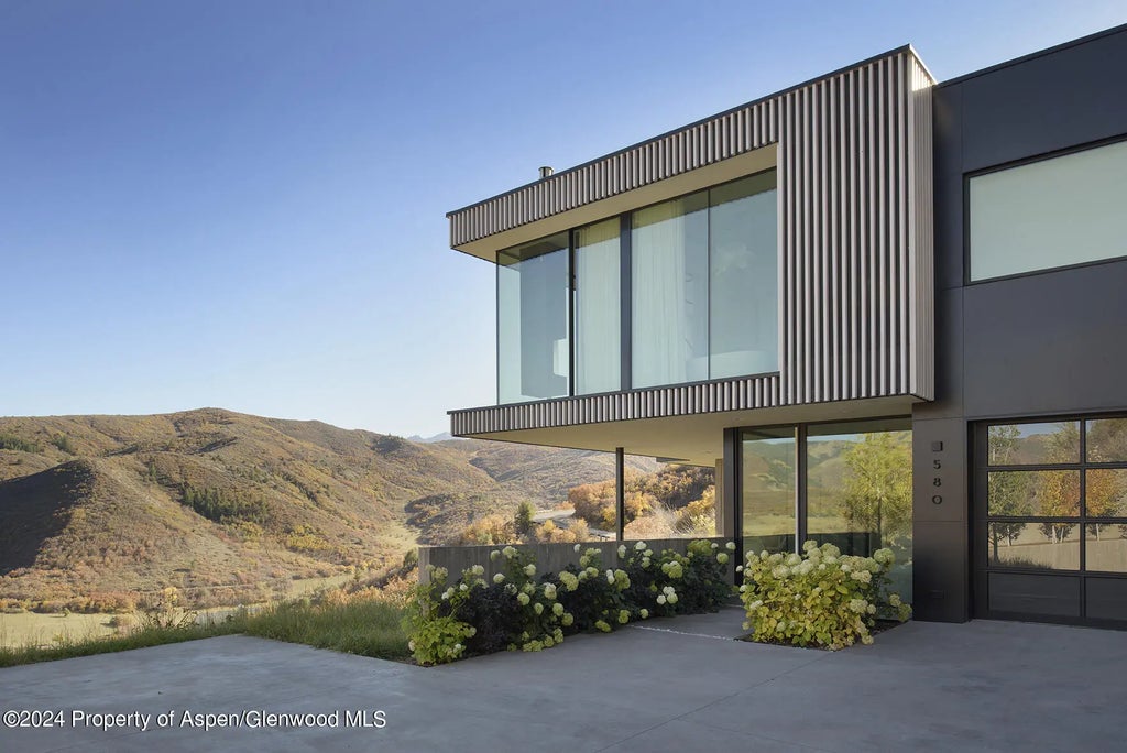 11 of 30 - 580 Medicine Bow Road, Aspen, CO