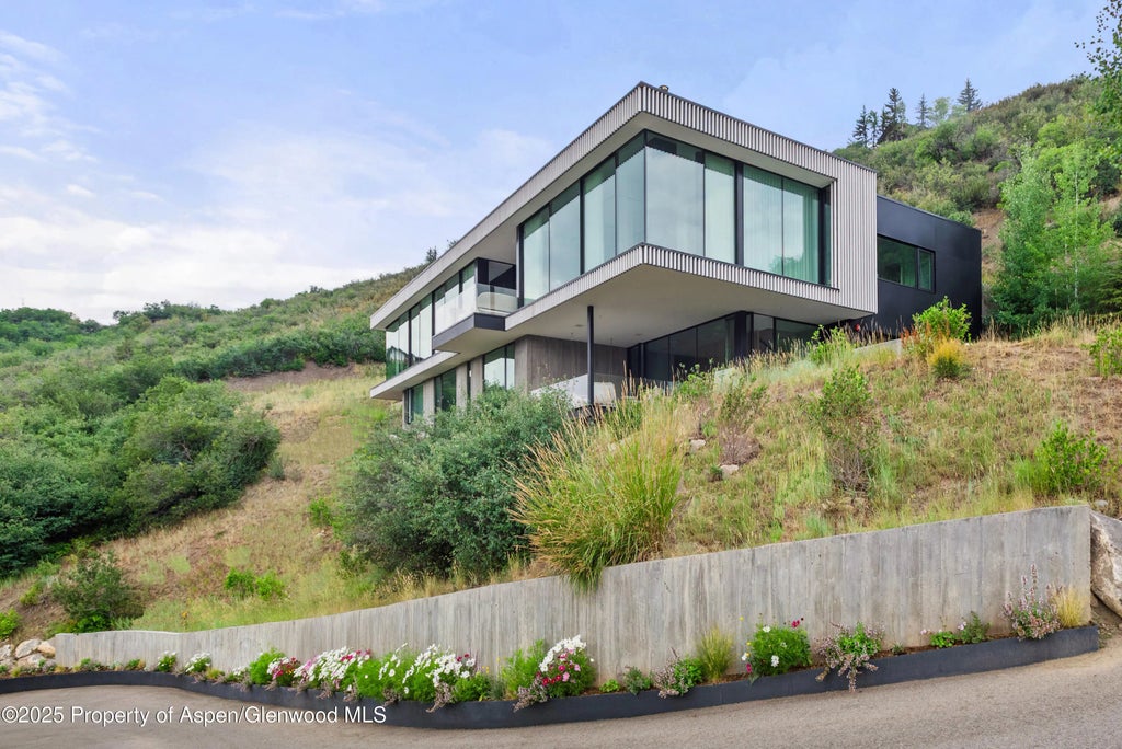 29 of 30 - 580 Medicine Bow Road, Aspen, CO