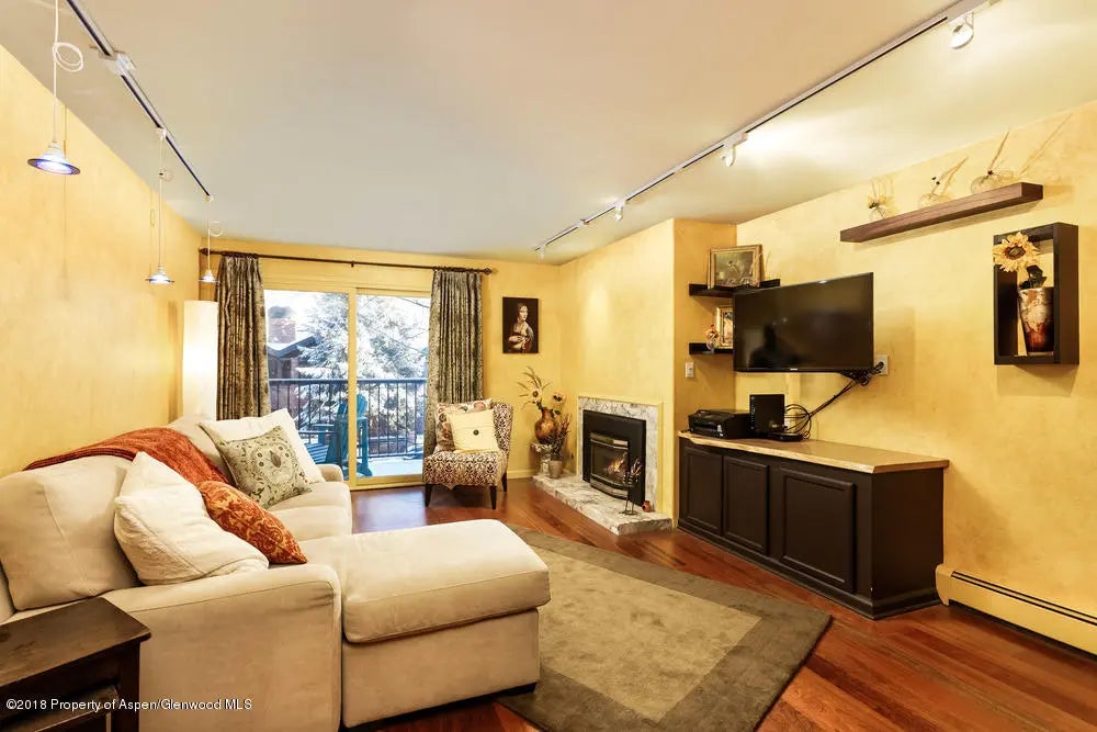 4 of 15 - 205 E Durant Avenue 1h, Aspen, CO