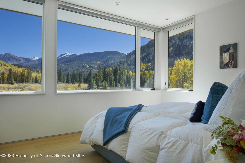 10 of 18 - 9 & 17 Ullr Way, Aspen, CO