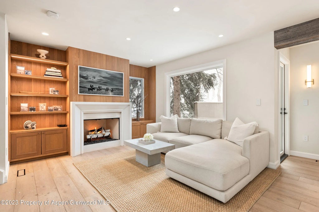 3 of 25 - 814 W Bleeker Street C4, Aspen, CO