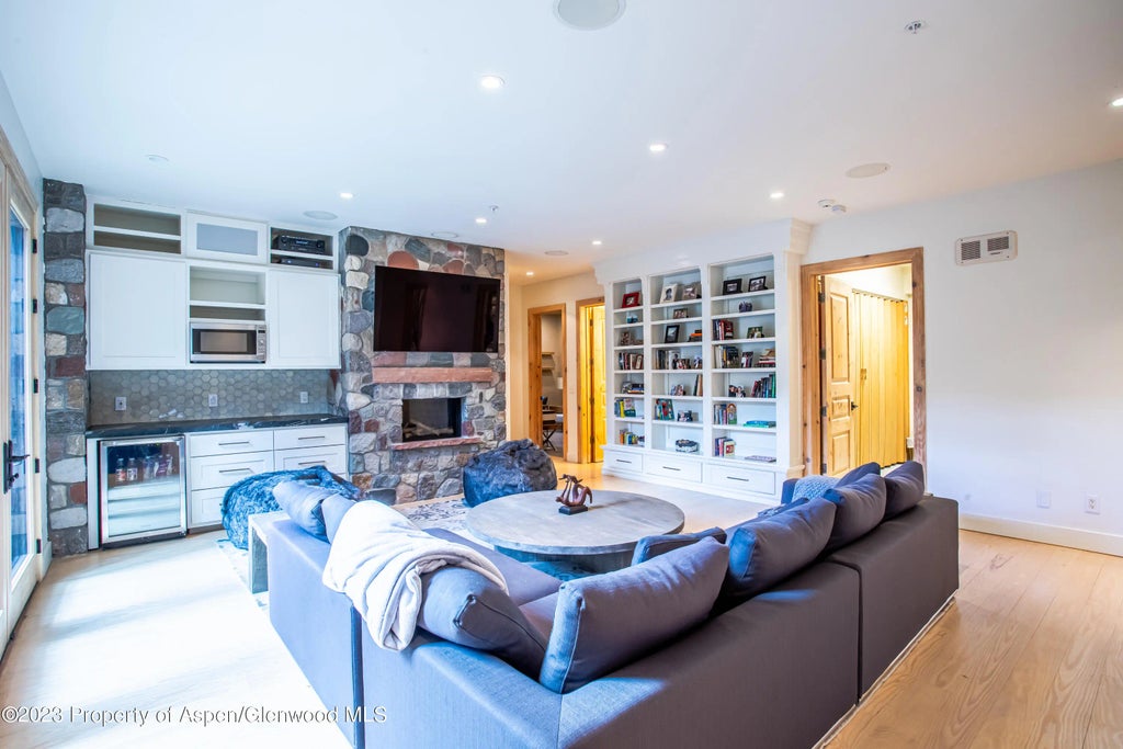25 of 42 - 387 Silverlode Drive, Aspen, CO