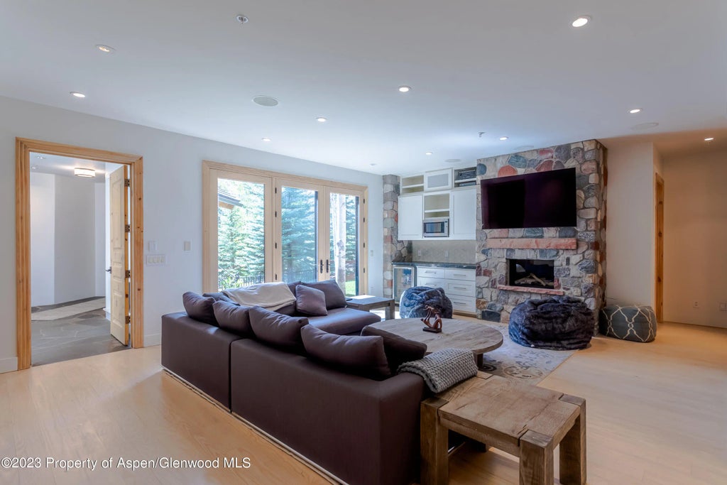 26 of 42 - 387 Silverlode Drive, Aspen, CO