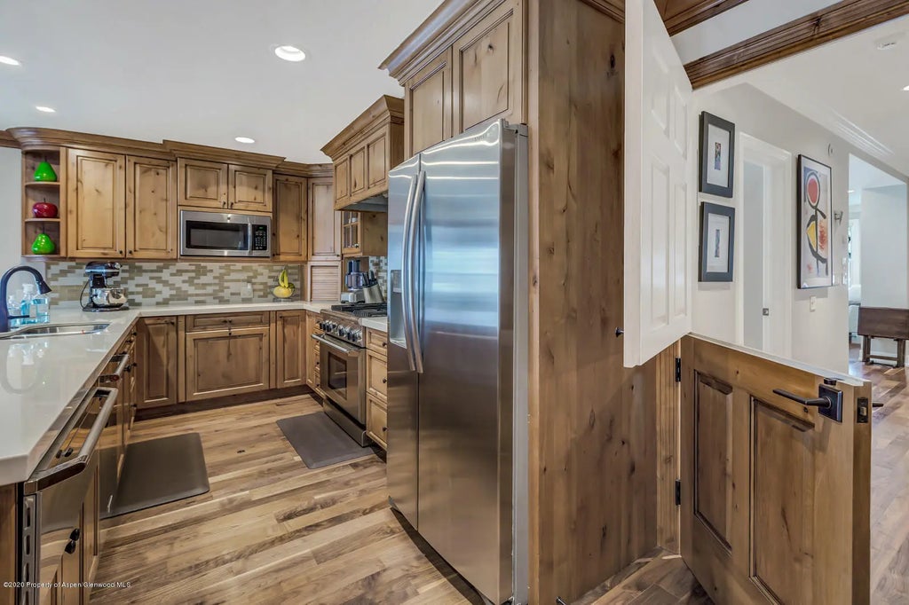 41 of 46 - 633 W Main Street, Aspen, CO