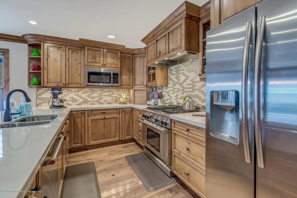 42 of 46 - 633 W Main Street, Aspen, CO