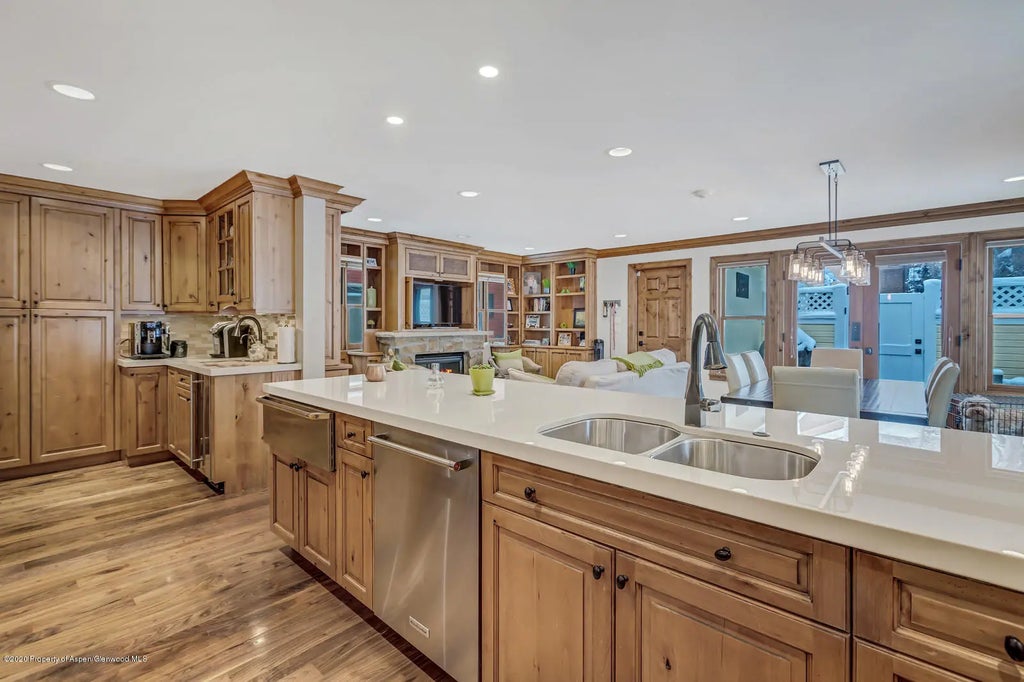 43 of 46 - 633 W Main Street, Aspen, CO