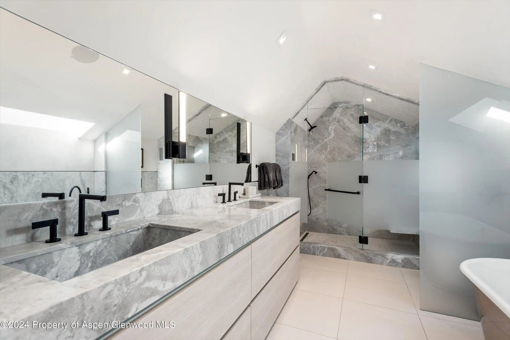 11 of 22 - 131 W Bleeker Street, Aspen, CO