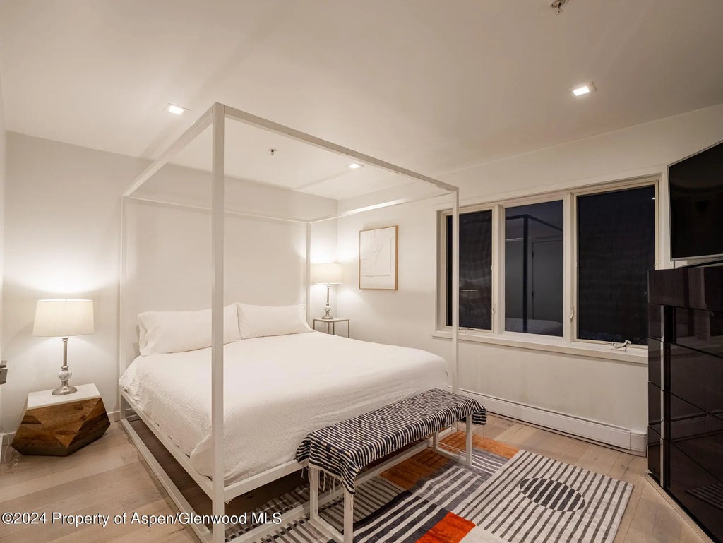 11 of 14 - 1039 E Cooper Avenue 43, Aspen, CO