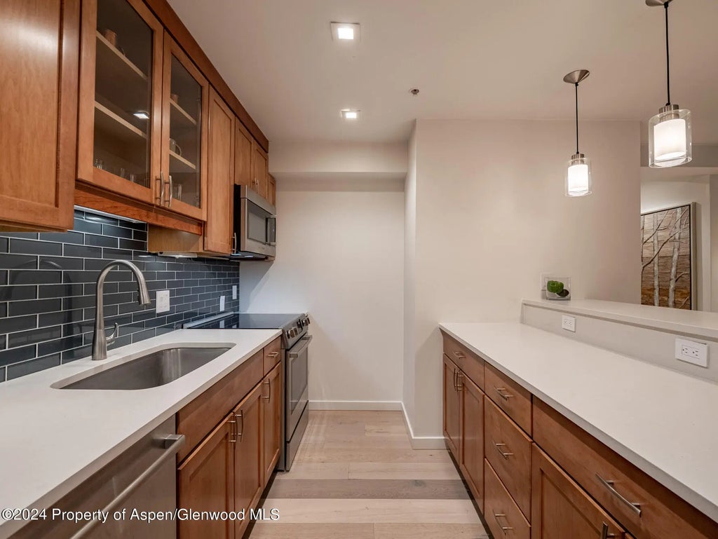 8 of 14 - 1039 E Cooper Avenue 43, Aspen, CO