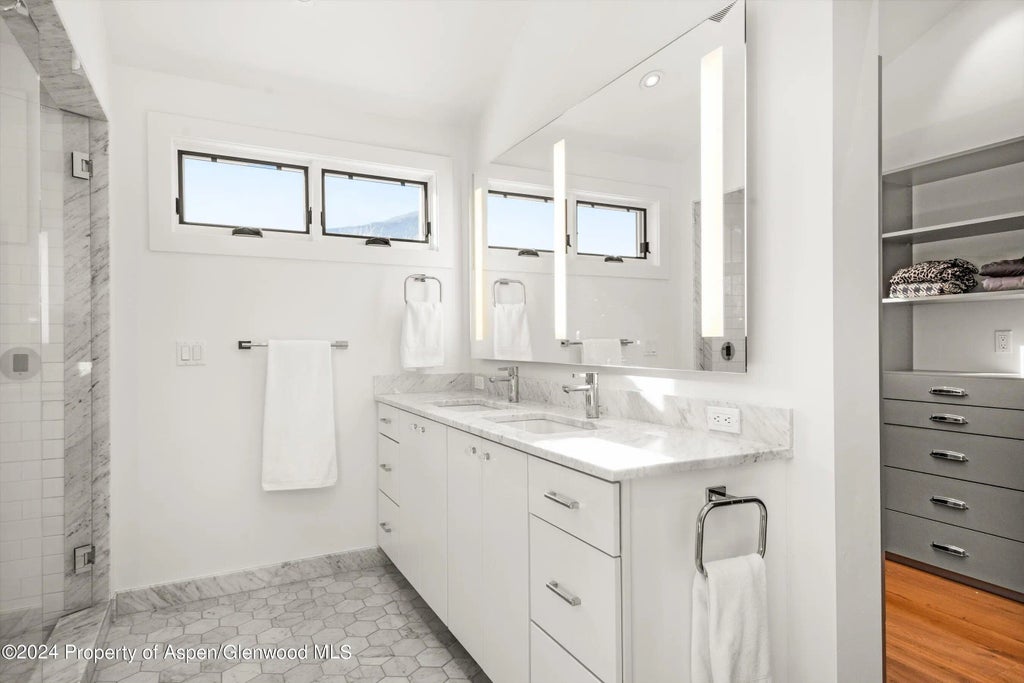 17 of 31 - 449 Mountain Laurel Drive #4, Aspen, CO