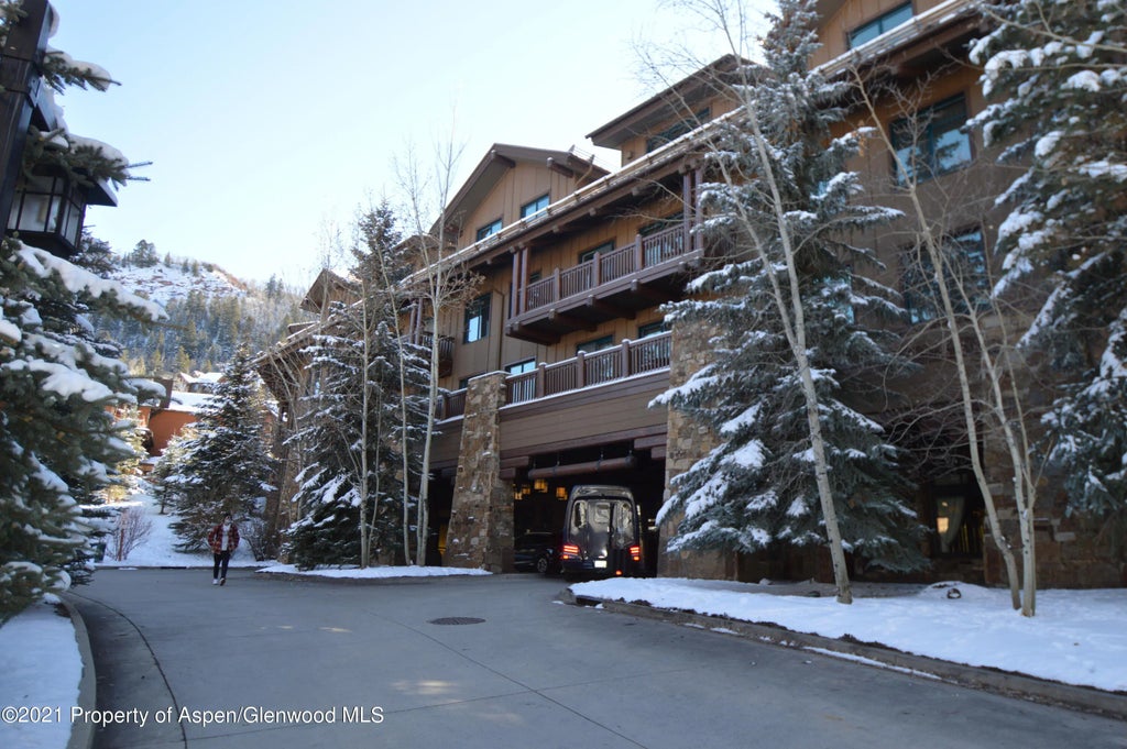 3 of 26 - 0197 Prospector Road Unit 2208 Winter Interest #6, Aspen, CO