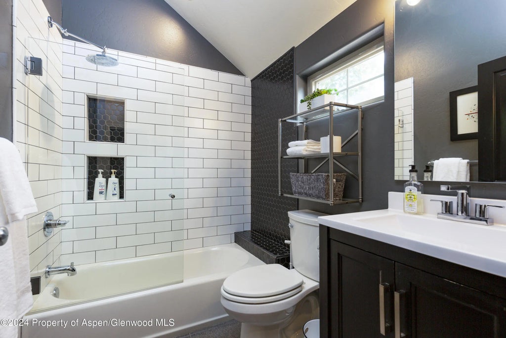 22 of 31 - 405 Meadow Court, Basalt, CO