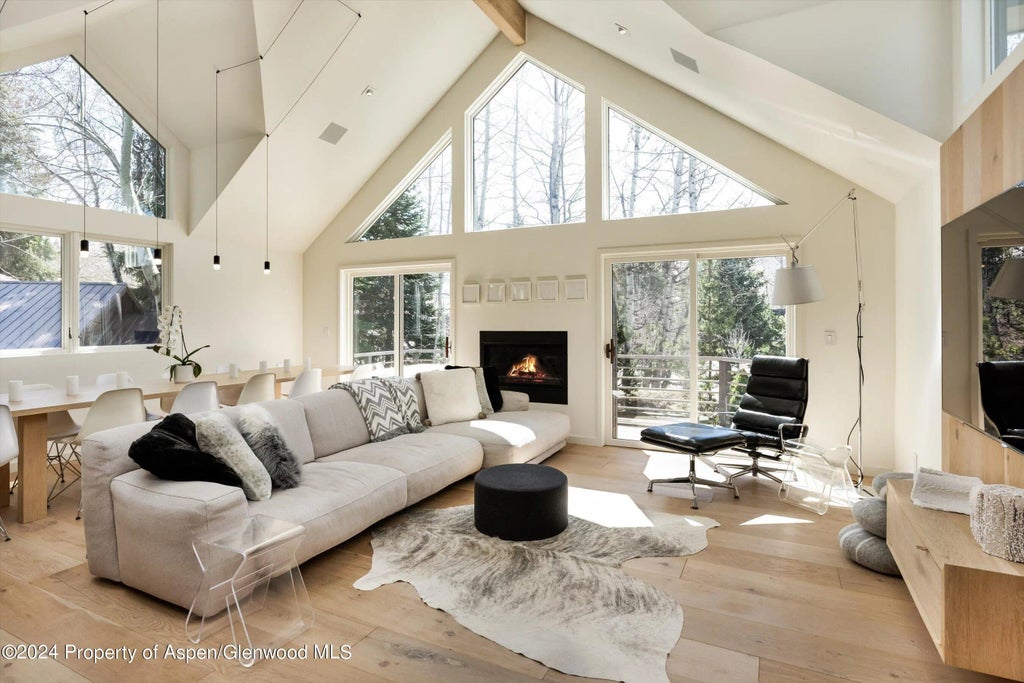 2 of 30 - 725 Castle Creek Drive, Aspen, CO