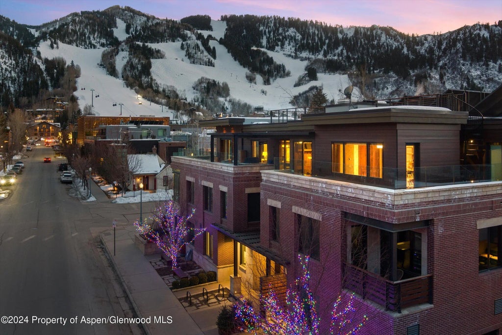 4 of 40 - 632 E Hopkins 301 Aka 119 S Spring Street, Aspen, CO