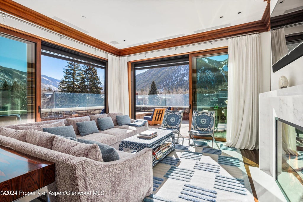 9 of 40 - 632 E Hopkins 301 Aka 119 S Spring Street, Aspen, CO