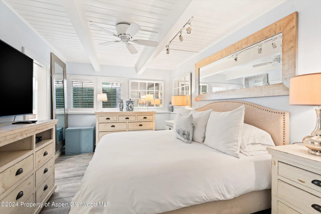 5 of 16 - 825 E Hopkins Avenue 1n, Aspen, CO