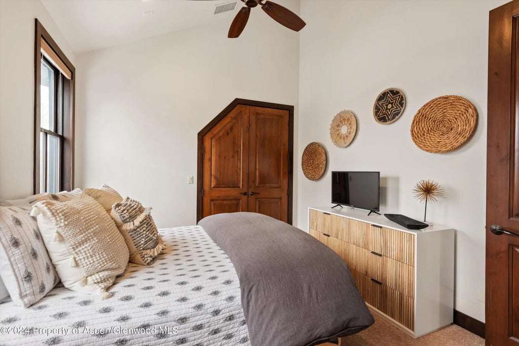 35 of 57 - 333 Sopris Circle, Basalt, CO