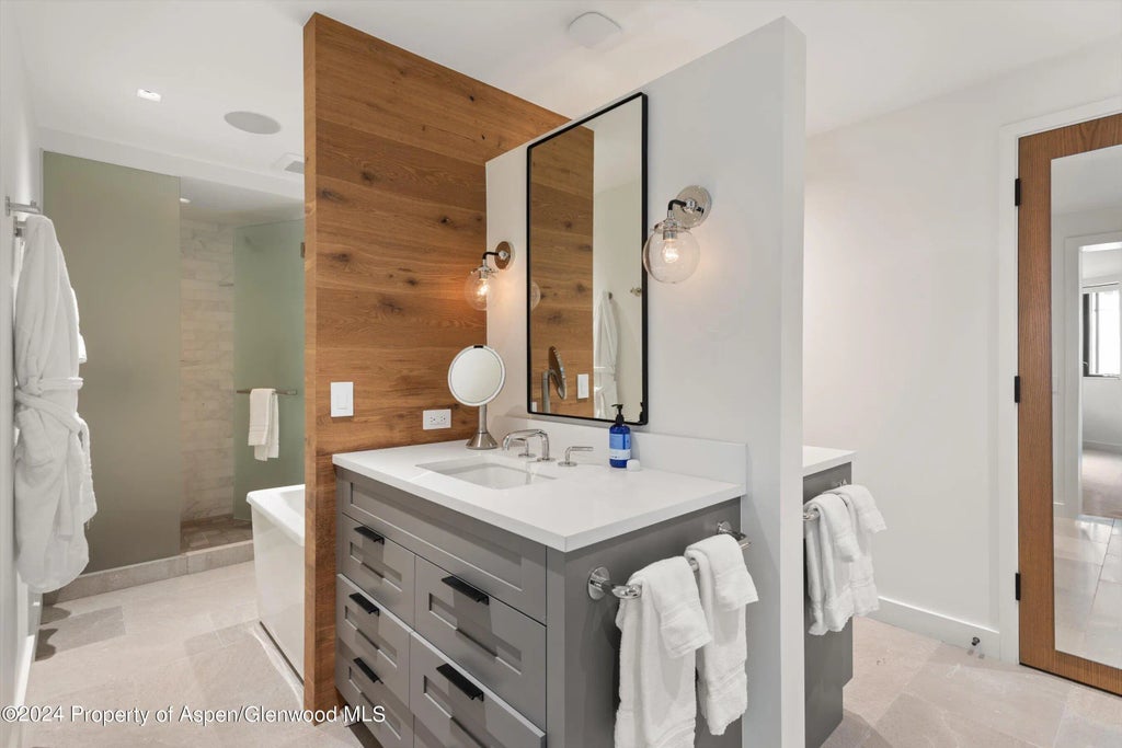 38 of 41 - 708 E Hopkins Avenue, Aspen, CO