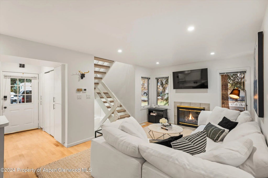 4 of 22 - 814 W Bleeker Street D1, Aspen, CO