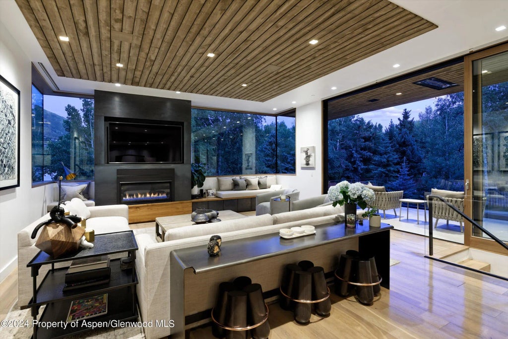 2 of 41 - 1035 Cemetery Lane, Aspen, CO