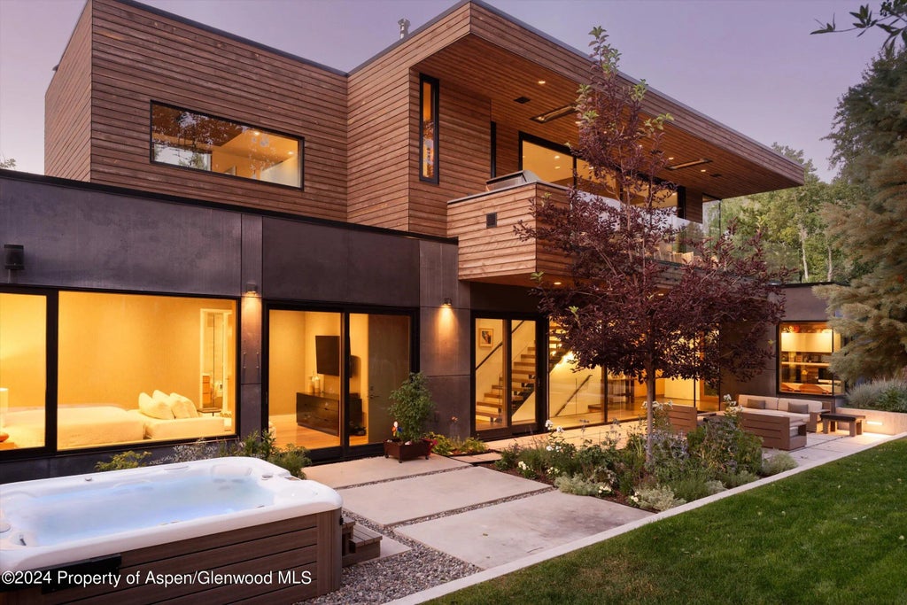 33 of 41 - 1035 Cemetery Lane, Aspen, CO