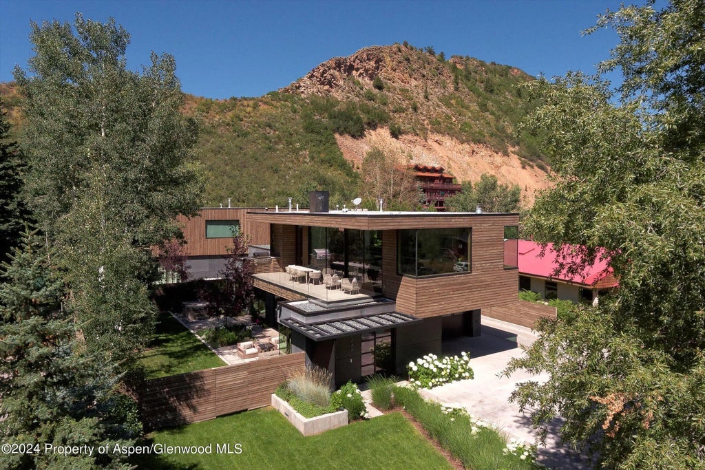 34 of 41 - 1035 Cemetery Lane, Aspen, CO