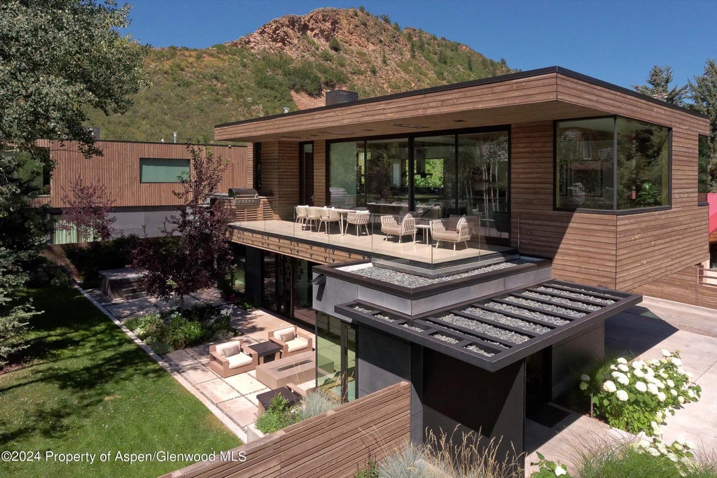 37 of 41 - 1035 Cemetery Lane, Aspen, CO