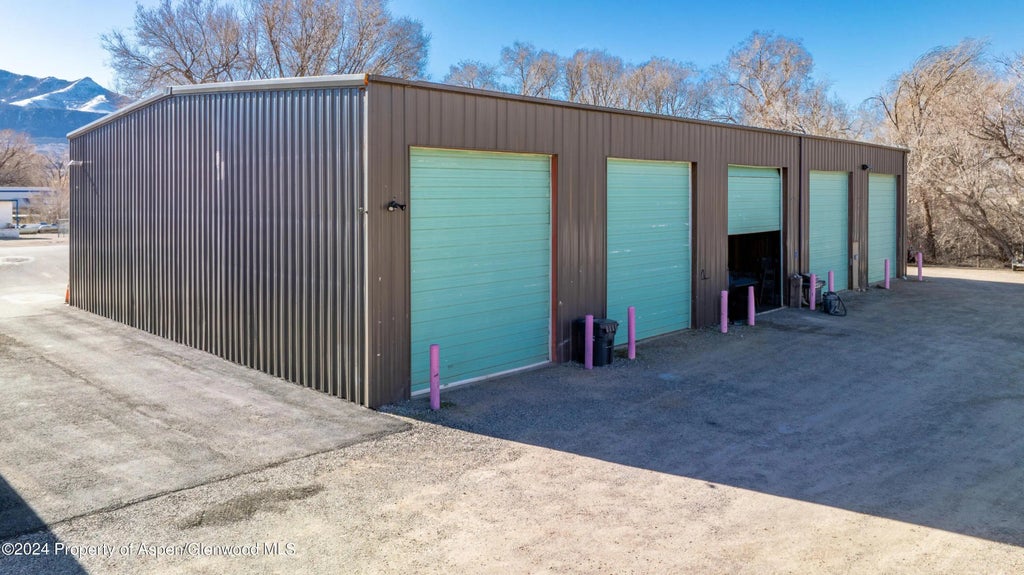 3 of 12 - 250 W 1st Street, Parachute, CO