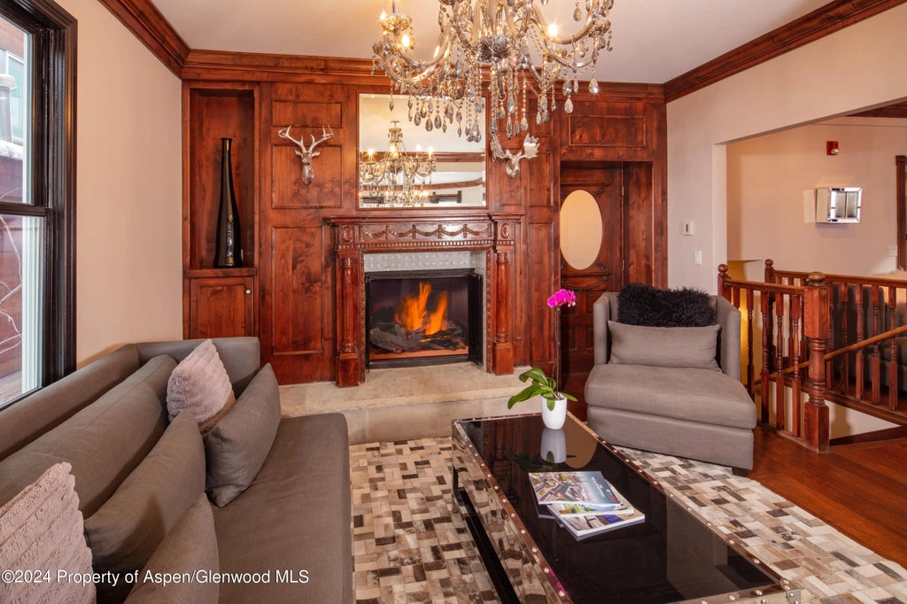 3 of 9 - 118 E Cooper Avenue, Aspen, CO