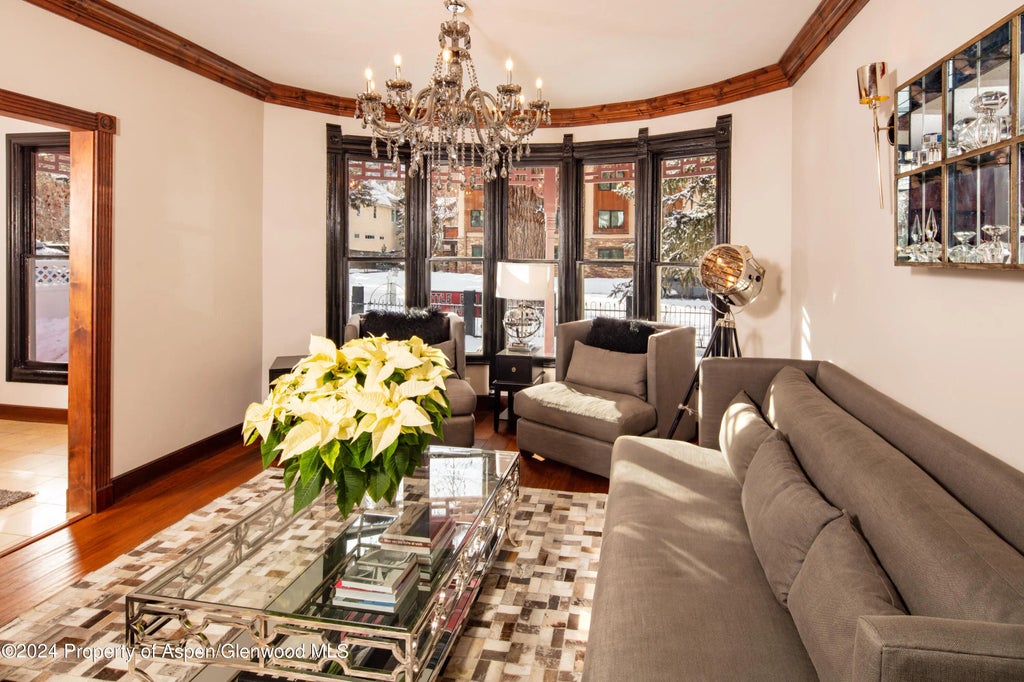 4 of 9 - 118 E Cooper Avenue, Aspen, CO