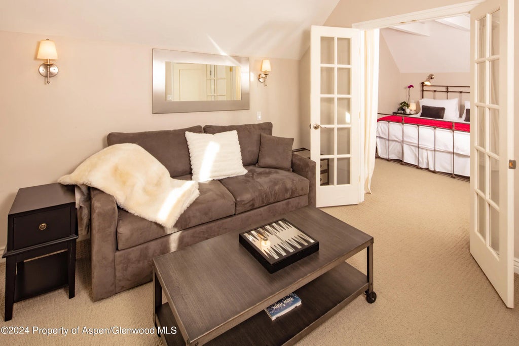 6 of 9 - 118 E Cooper Avenue, Aspen, CO