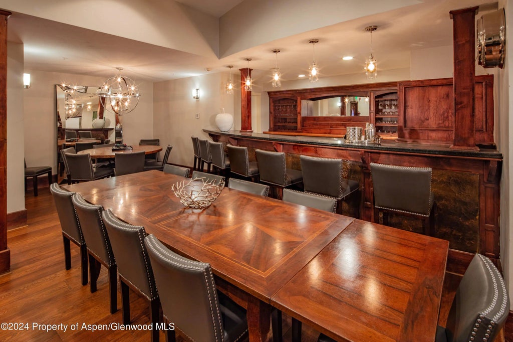 7 of 9 - 118 E Cooper Avenue, Aspen, CO