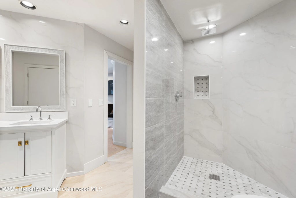 14 of 22 - 1436 Crystal Lake Road 4b, Aspen, CO