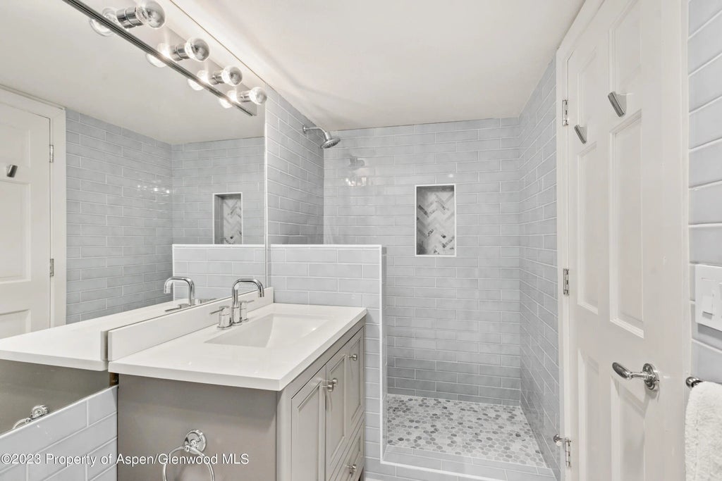 17 of 22 - 1436 Crystal Lake Road 4b, Aspen, CO