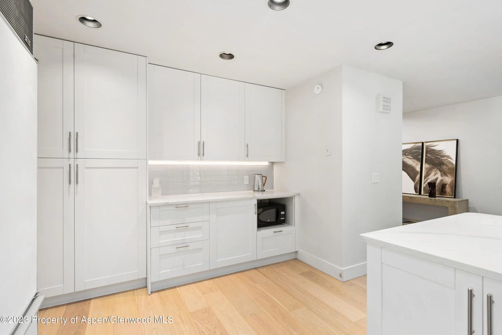 9 of 22 - 1436 Crystal Lake Road 4b, Aspen, CO