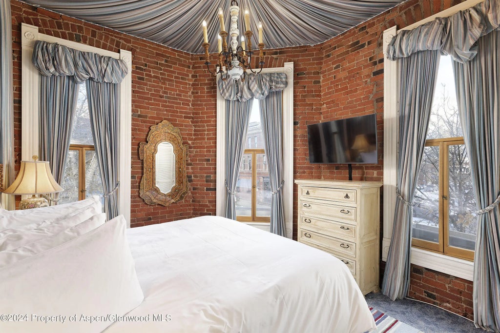 5 of 11 - 305 S Galena Street 3, Aspen, CO