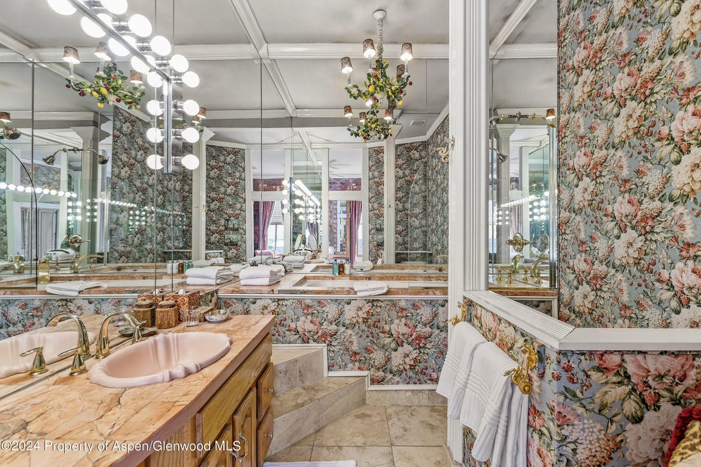 7 of 13 - 305 S Galena Street 6, Aspen, CO