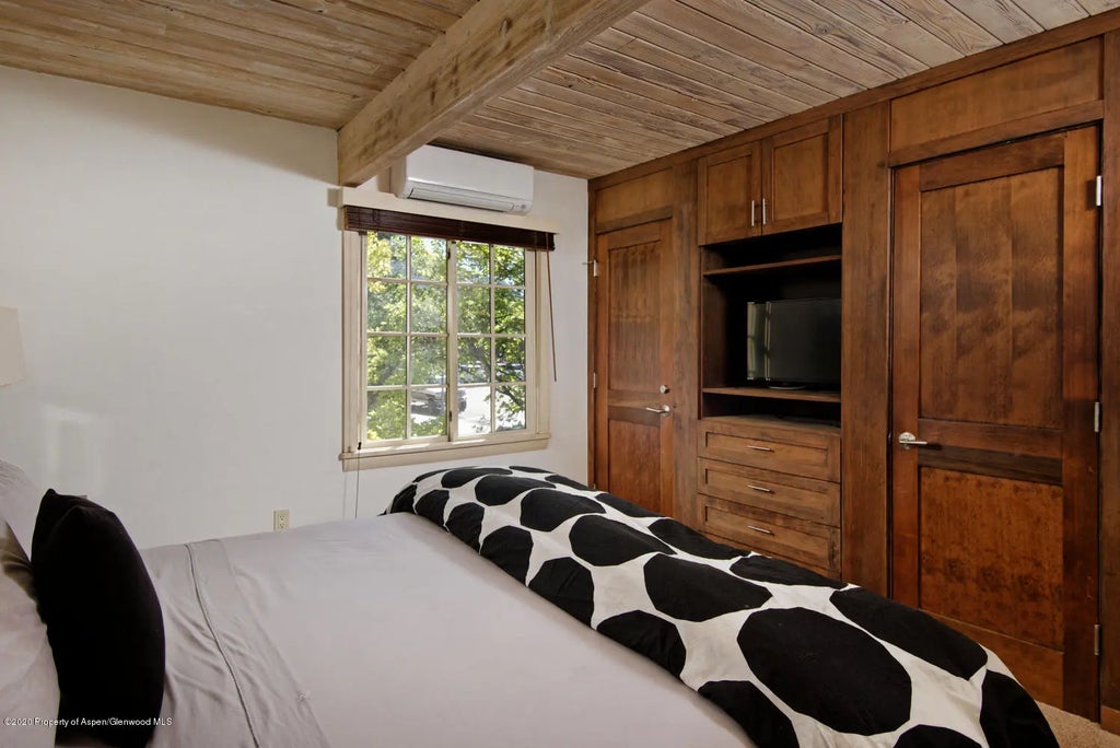 4 of 10 - 630 E Cooper Unit #13, Aspen, CO