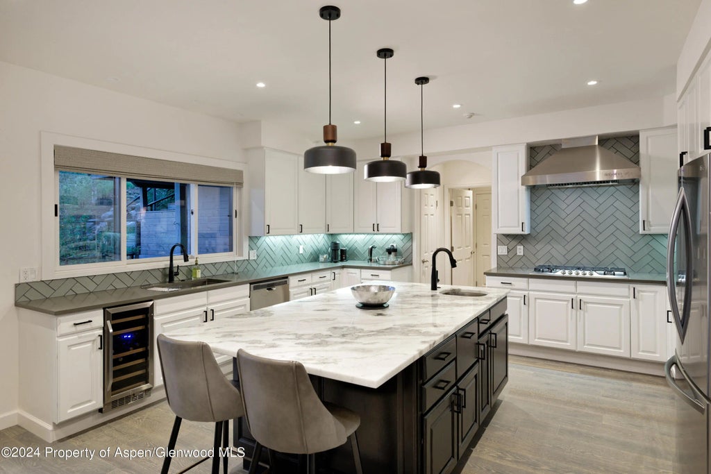 10 of 36 - 400 Medicine Bow Road, Aspen, CO
