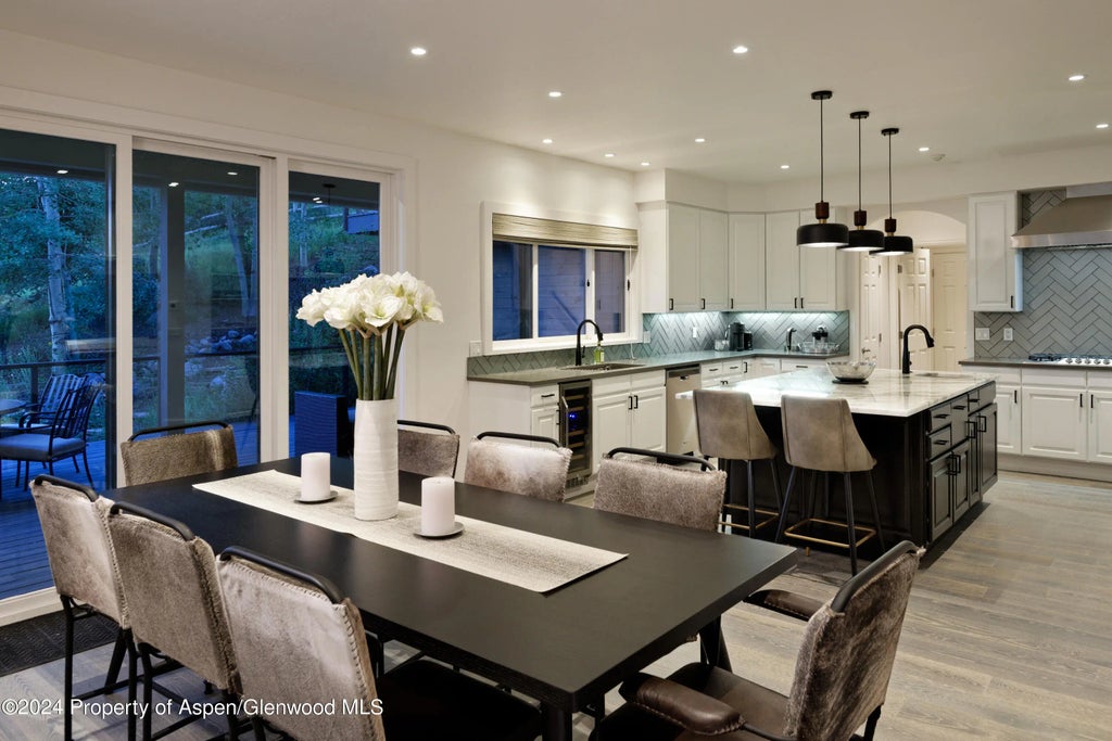 9 of 36 - 400 Medicine Bow Road, Aspen, CO
