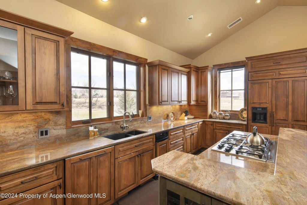 19 of 37 - 1124 Heritage Drive, Carbondale, CO