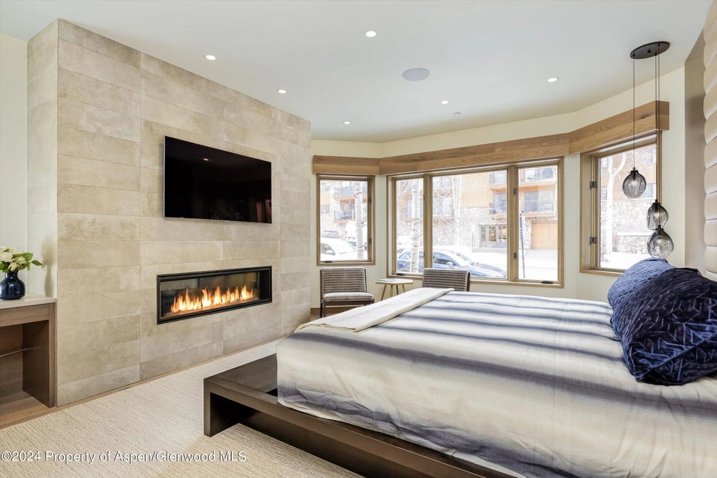 11 of 28 - 200 E Durant Avenue, Aspen, CO