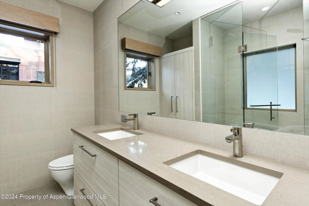 21 of 28 - 200 E Durant Avenue, Aspen, CO