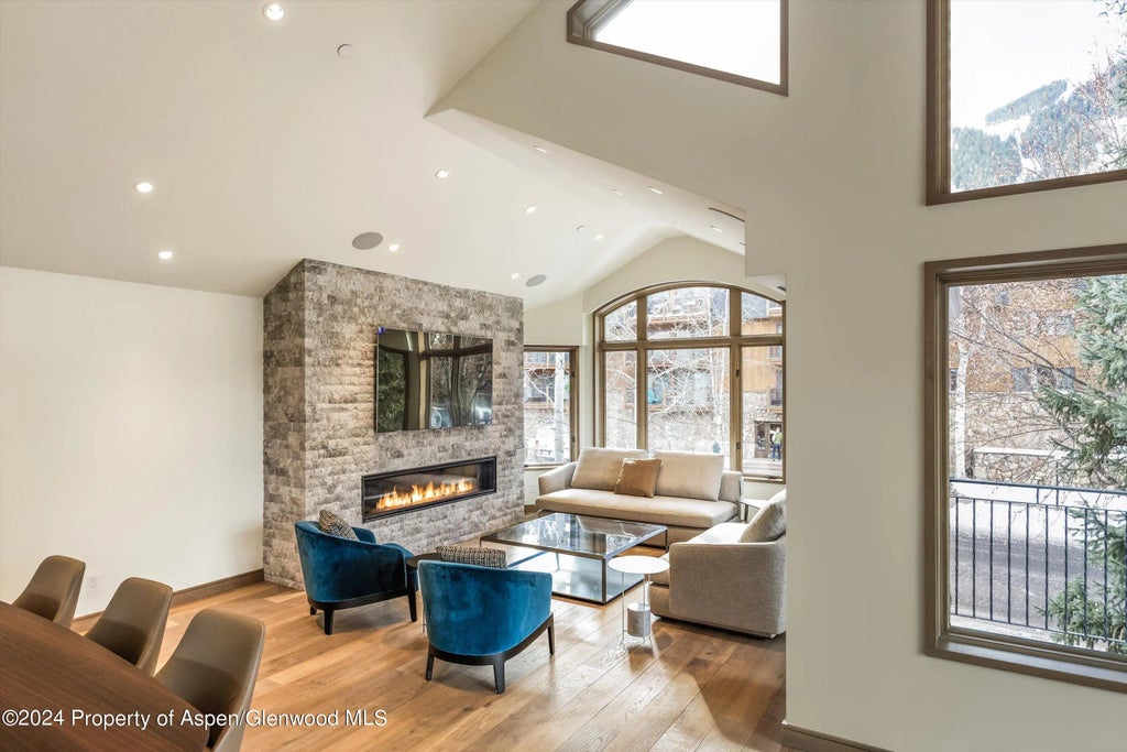 4 of 28 - 200 E Durant Avenue, Aspen, CO