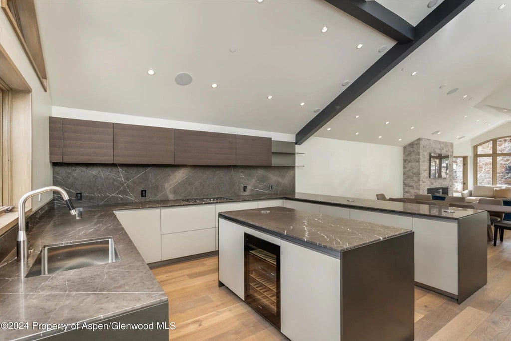 9 of 28 - 200 E Durant Avenue, Aspen, CO