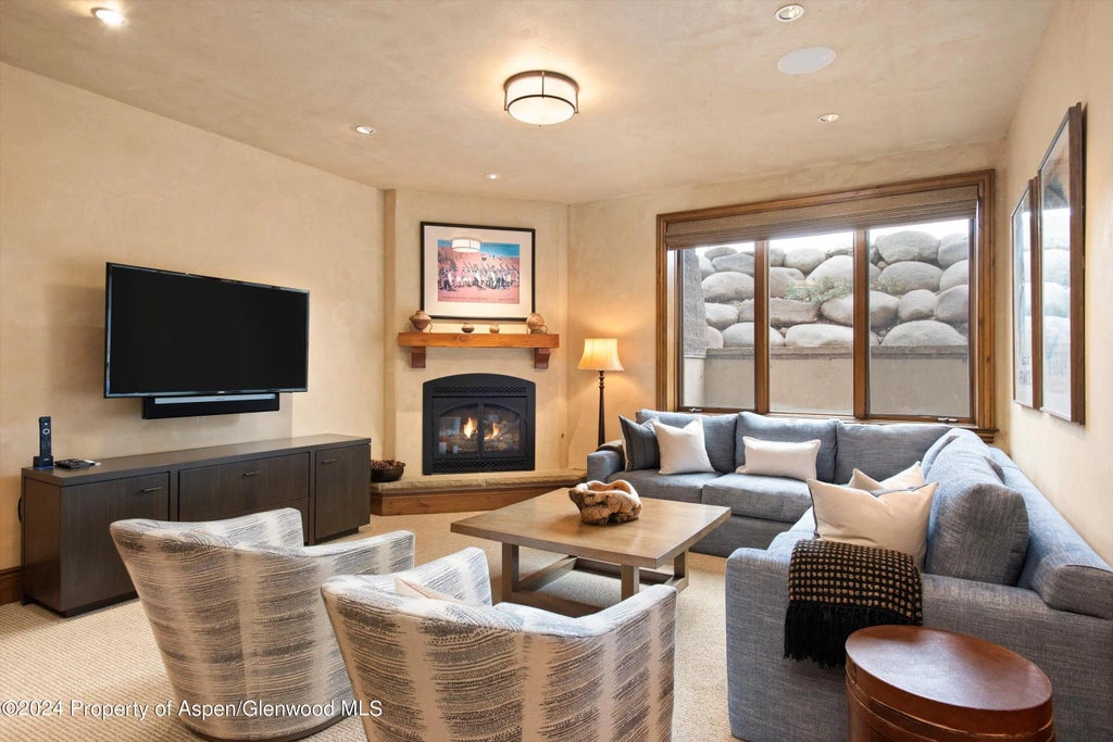 24 of 39 - 855 Bonita Unit A, Aspen, CO