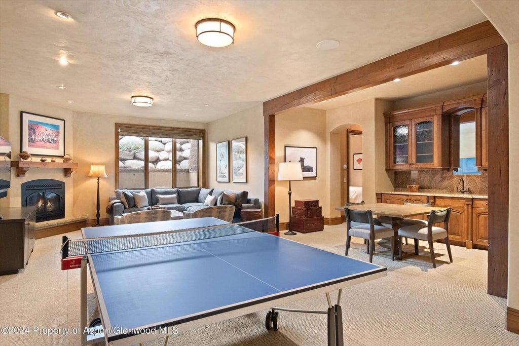 27 of 39 - 855 Bonita Unit A, Aspen, CO