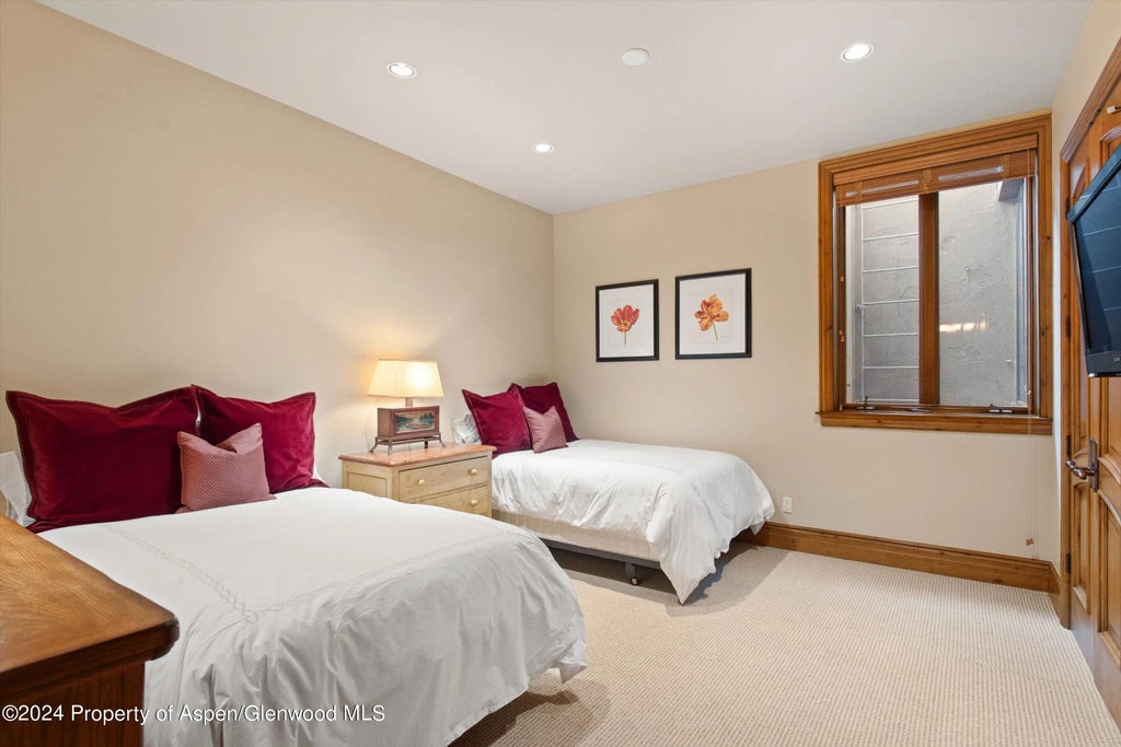 29 of 39 - 855 Bonita Unit A, Aspen, CO
