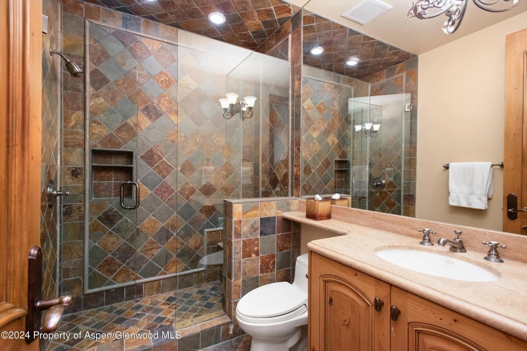 33 of 39 - 855 Bonita Unit A, Aspen, CO